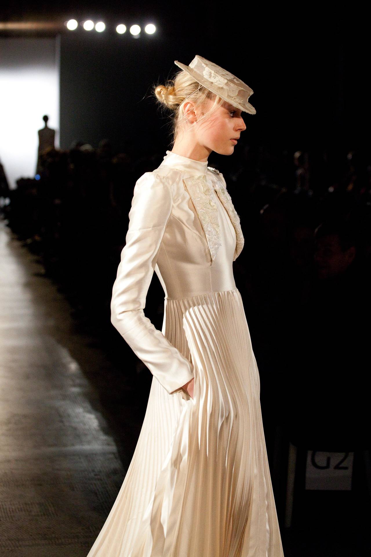 The fashion show · V&A